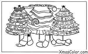 Noël / Noël Drôle: Un sapin de Noël décoré avec des objets bizarres